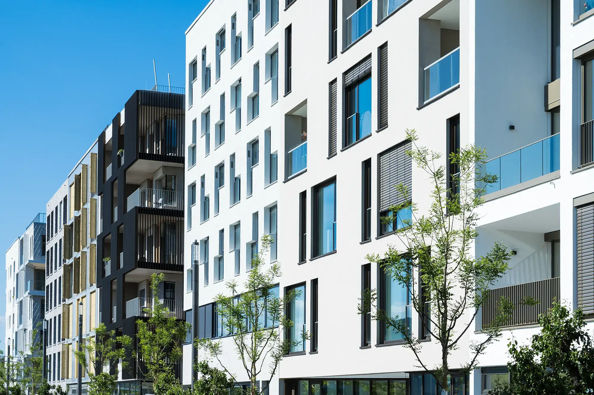 Immeuble résidentiel moderne géré par un syndic de copropriété professionnel